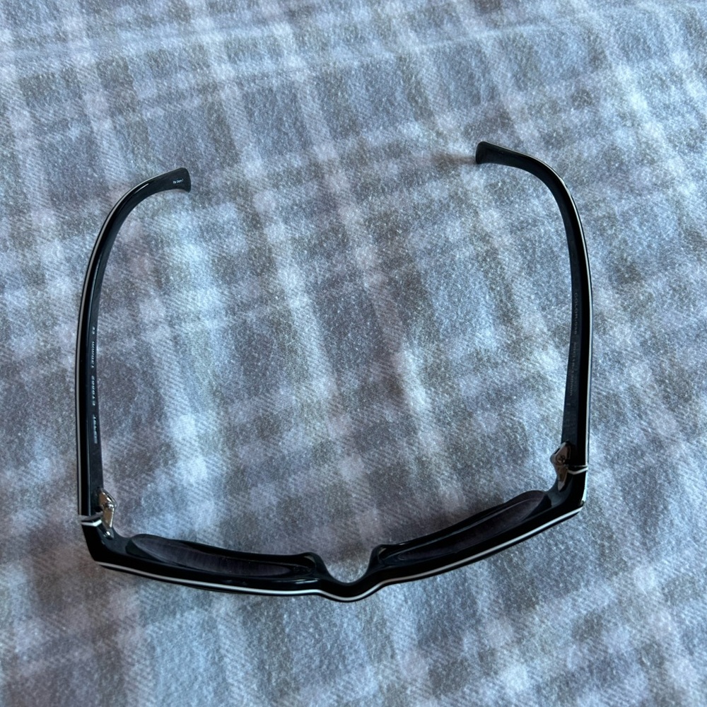 Esprit Elegant Black Sunglasses w/ prescription lenses - Picture 4 of 8